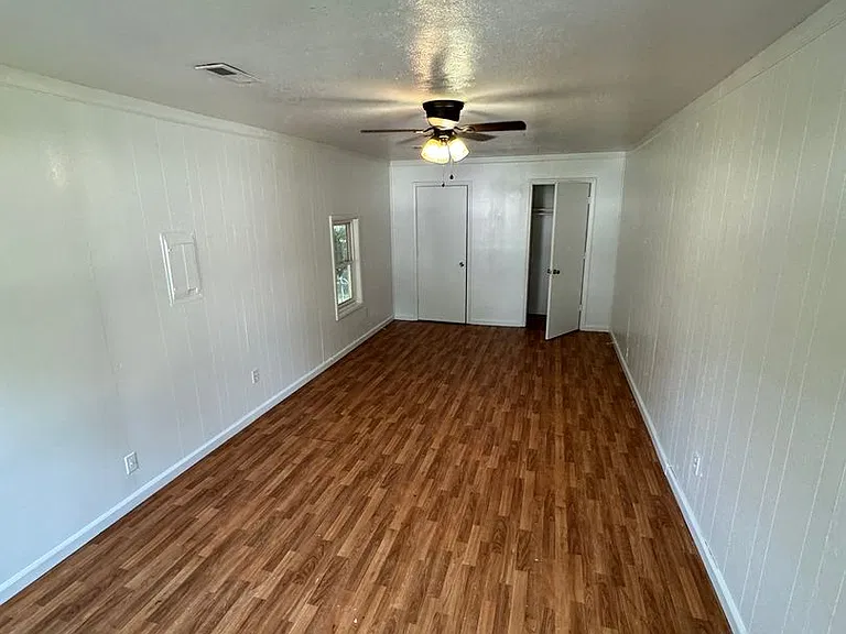 704 S Forest Ave — Photo 6