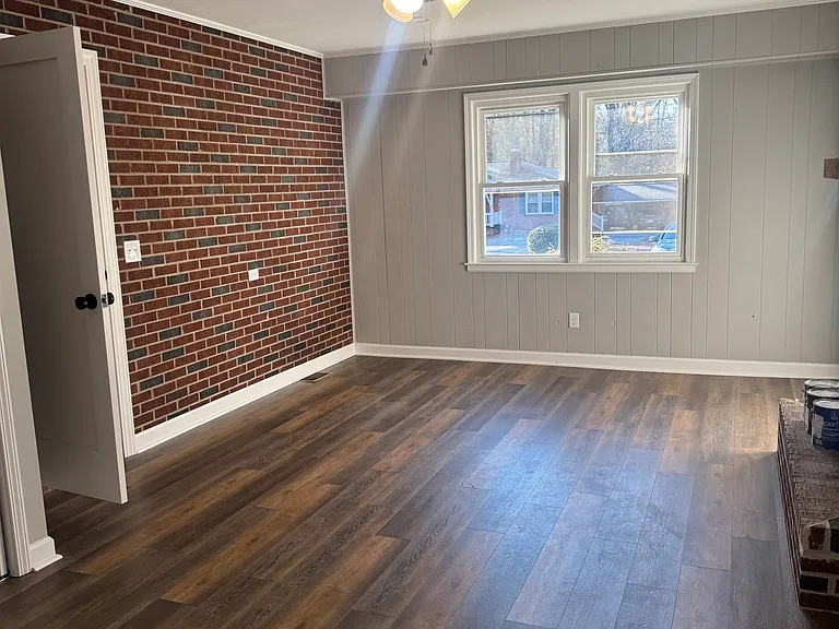 209 Brook St — Photo 6