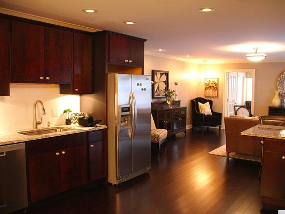 4th image of 93 Maple St APT 204
