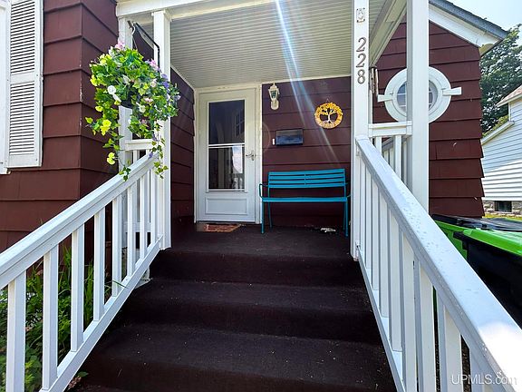 2nd image of 228 E Chocolay St