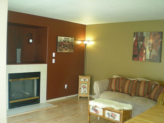 Large living room with gas fireplace 