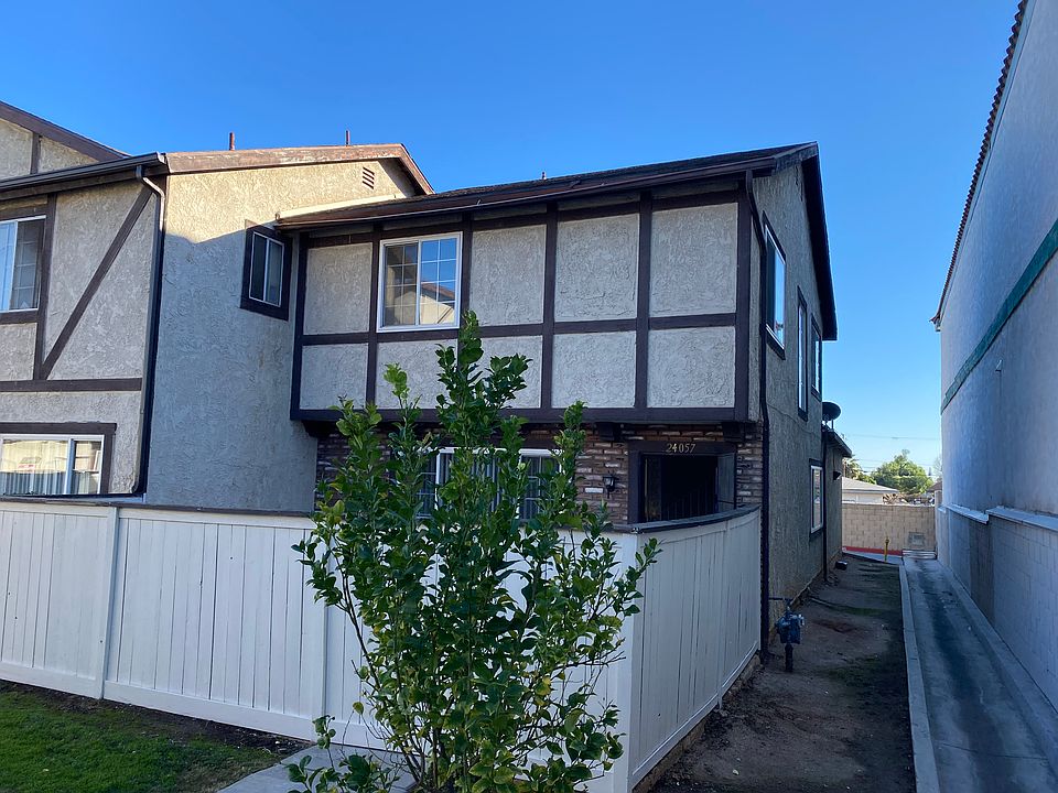 1st image of 24057 Fir Ave