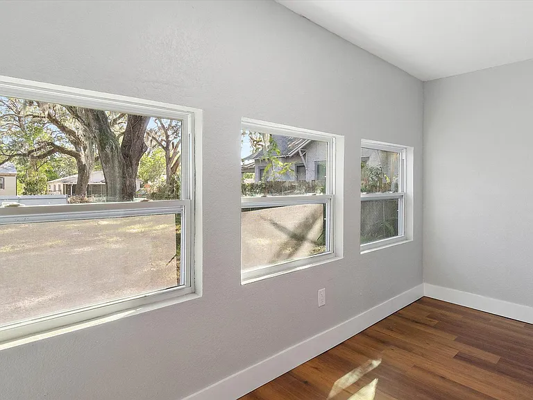 2243 Auburn St S #B — Photo 2