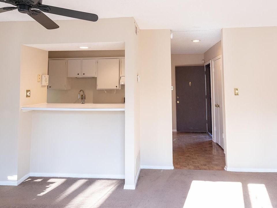 1st image of 3986 Grahamdale Cir APT C