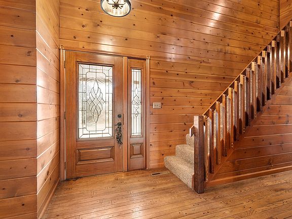 2nd image of 1826 Constance Dr