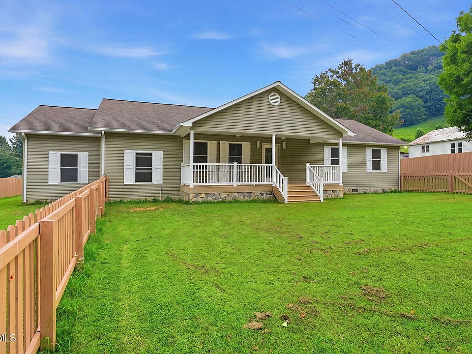 1st image of 419 Cove Creek Rd