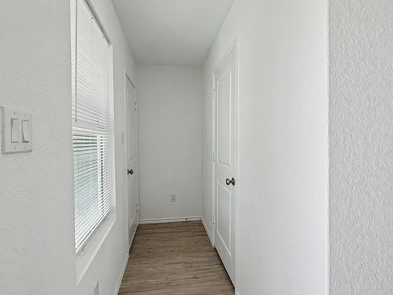 9211 Saint Jerome — Photo 10