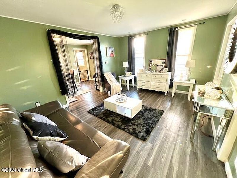 5th image of 69 Bunn Street