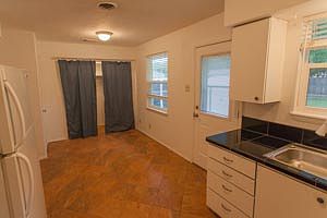 Large it-in kitchen