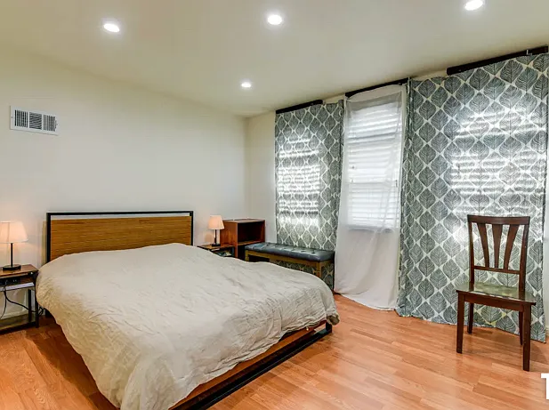 3 bed, 879 sqft, $4,500 — Photo 3