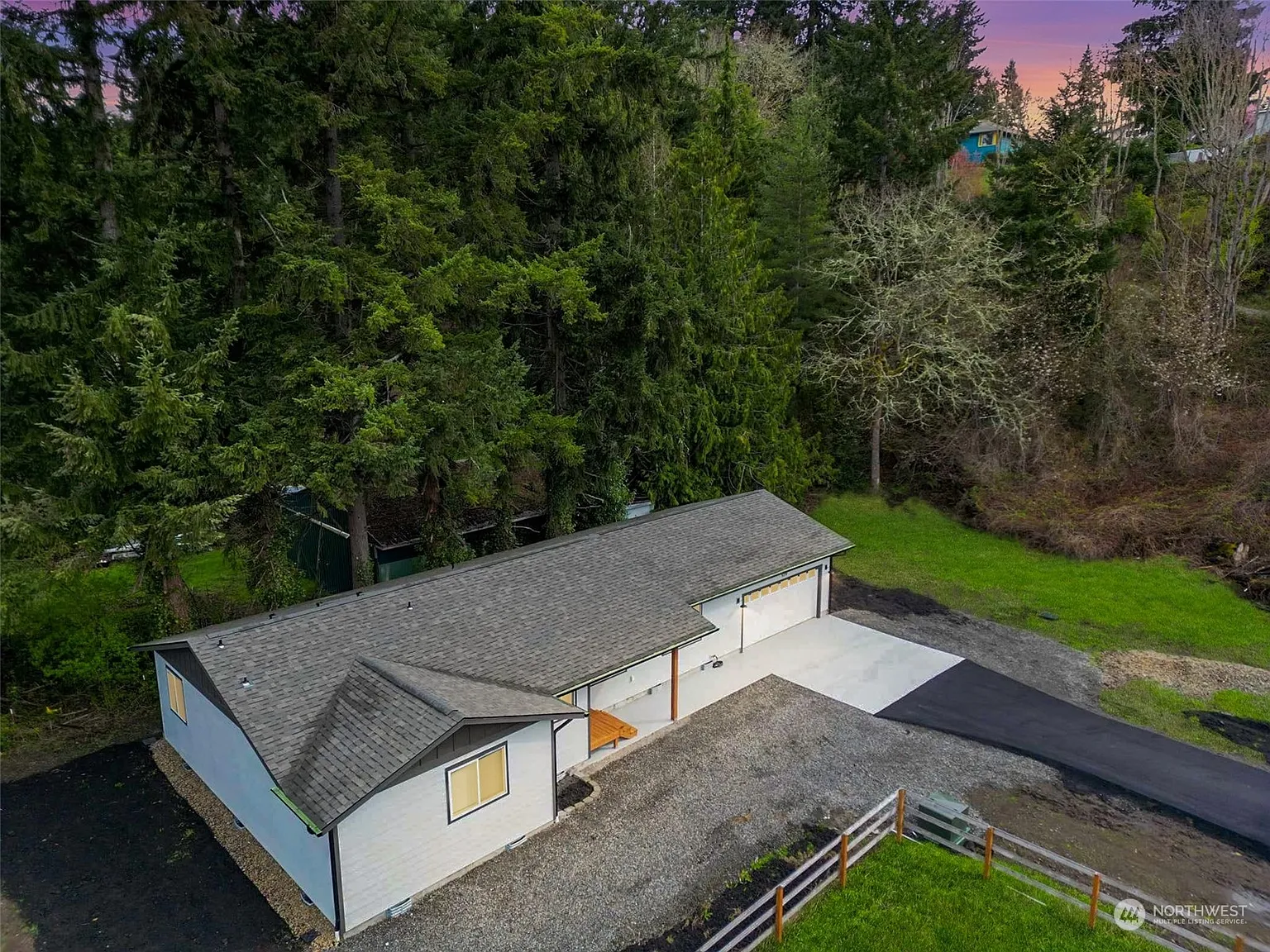 519 E Maple Street photo 1