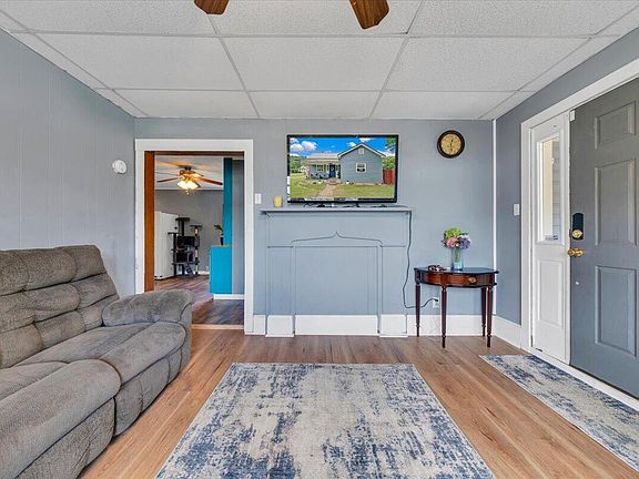 4th image of 516 Railroad Ave