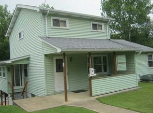 1517 Saxonburg Rd, Natrona Heights, PA 15065