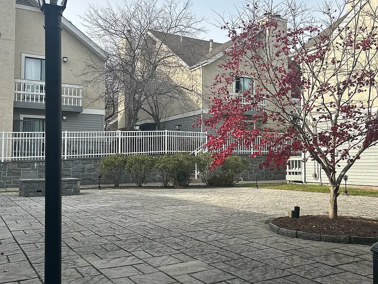 Madison Apartments on Long Wharf — Photo 7