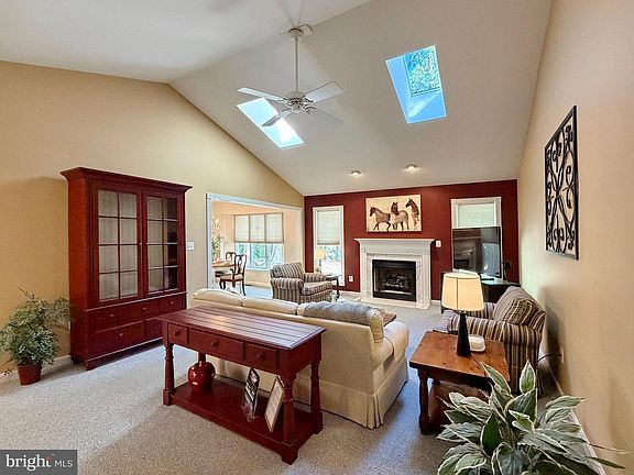 2nd image of 14890 Ivanhoe Ct
