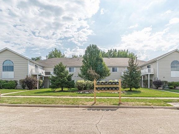 3rd image of 1324 Lindsay Way