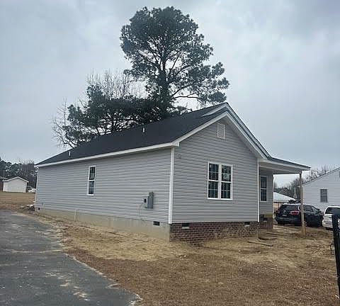 3rd image of 209 Purdy Rd