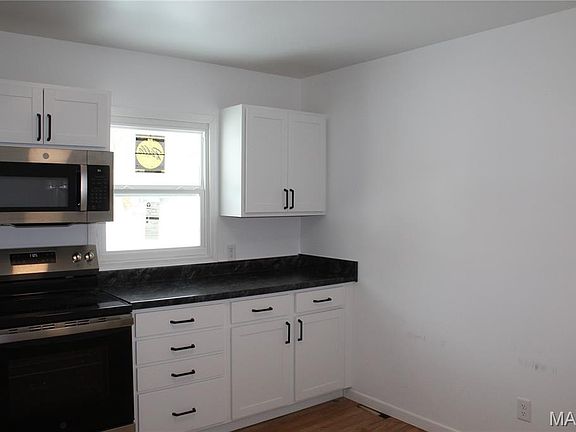 4th image of 4207 Saint Linus Ln