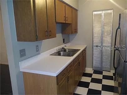 1723 SW 68th Ter — Photo 8
