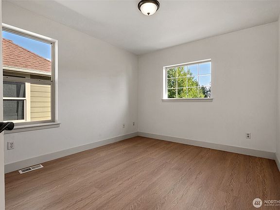 3rd image of 15302 84th Avenue E