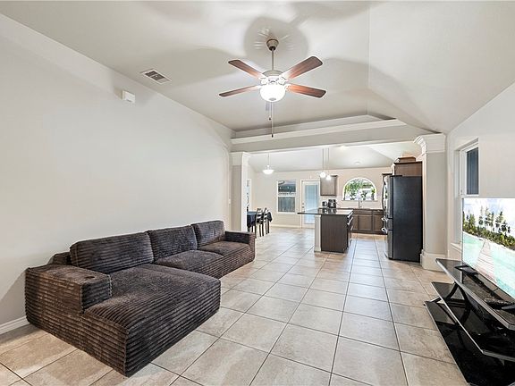 4th image of 2218 Spoonbill Dr
