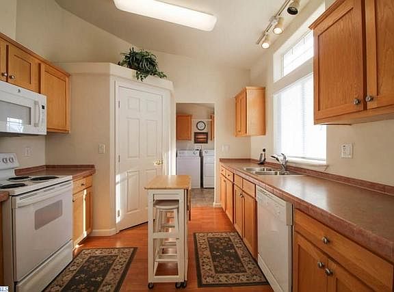 5th image of 1567 Larkspur Dr