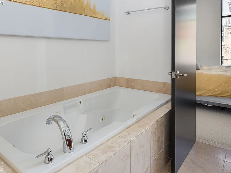 1690 NW Riverscape St — Photo 18