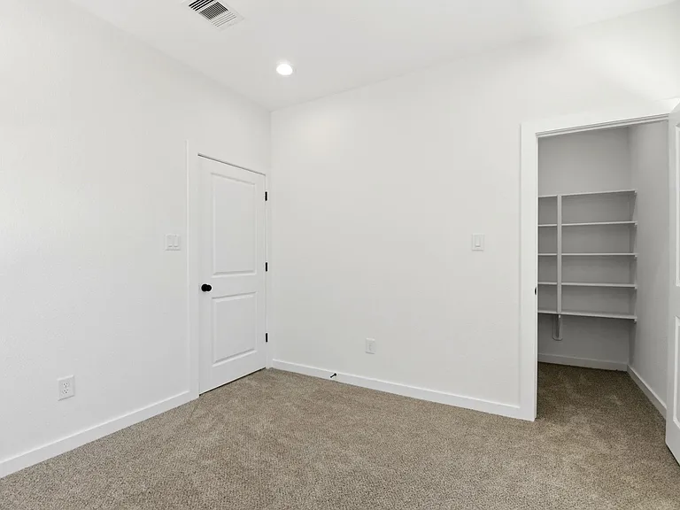 6113 Haight St — Photo 26