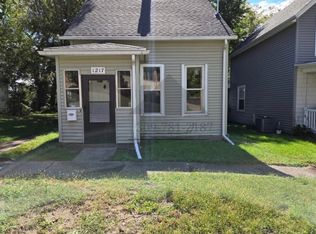 1217 W 8th St, Davenport, IA 52802