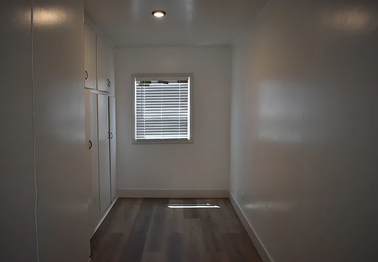 1720 Bessie Ave — Photo 19