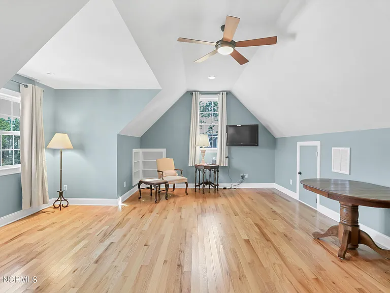 2746 Oak Forest Dr — Photo 32