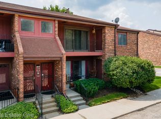 23788 Village House Dr N APT 8B, Southfield, MI 48033