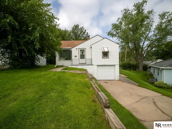 4114 N 53rd St, Omaha, NE 68104