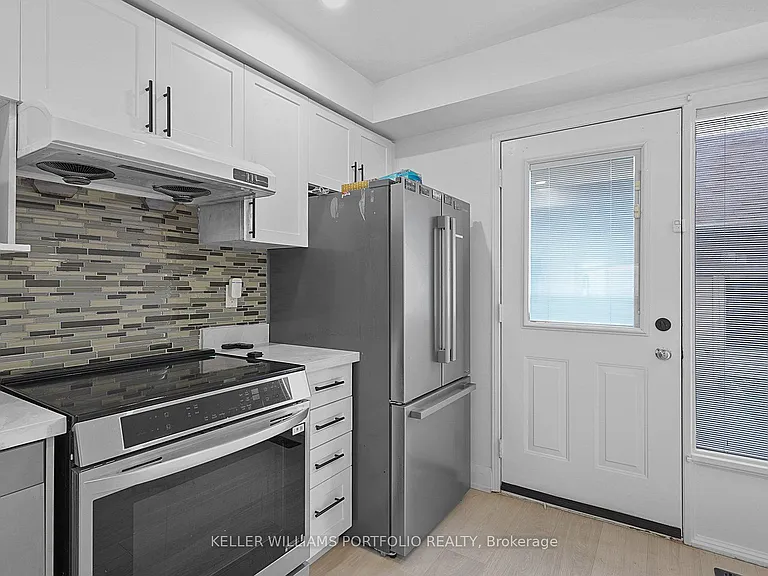 9542 Sheppard Ave E — Photo 14