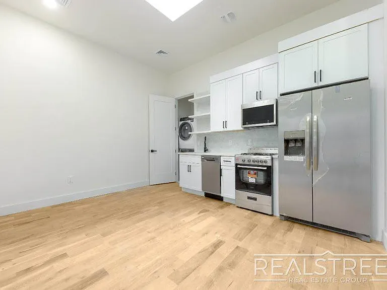 234 24th St #3F — Photo 2