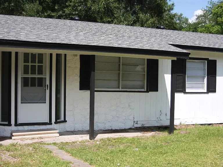 485 Sargent St — Photo 2