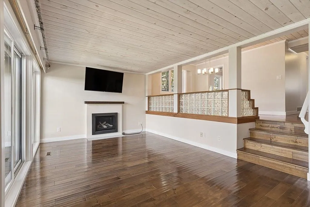 3 bed, 2368 sqft, $5,500 — Photo 3