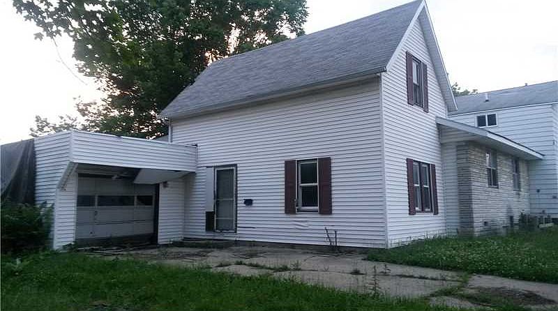 2nd image of 1023 E 8th St