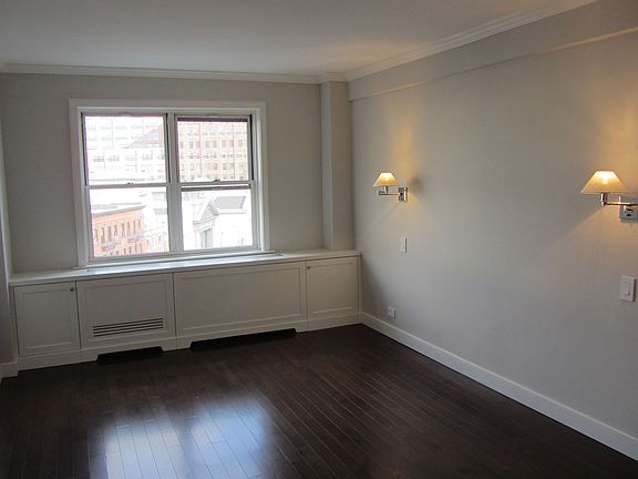 5th image of 14 Horatio St APT 9H