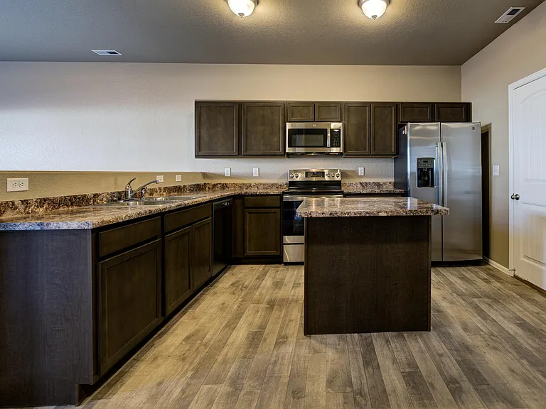 7685 Forest Meadows Ave — Photo 2