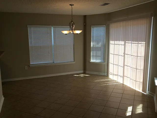 4022 Houldsworth Dr — Photo 5