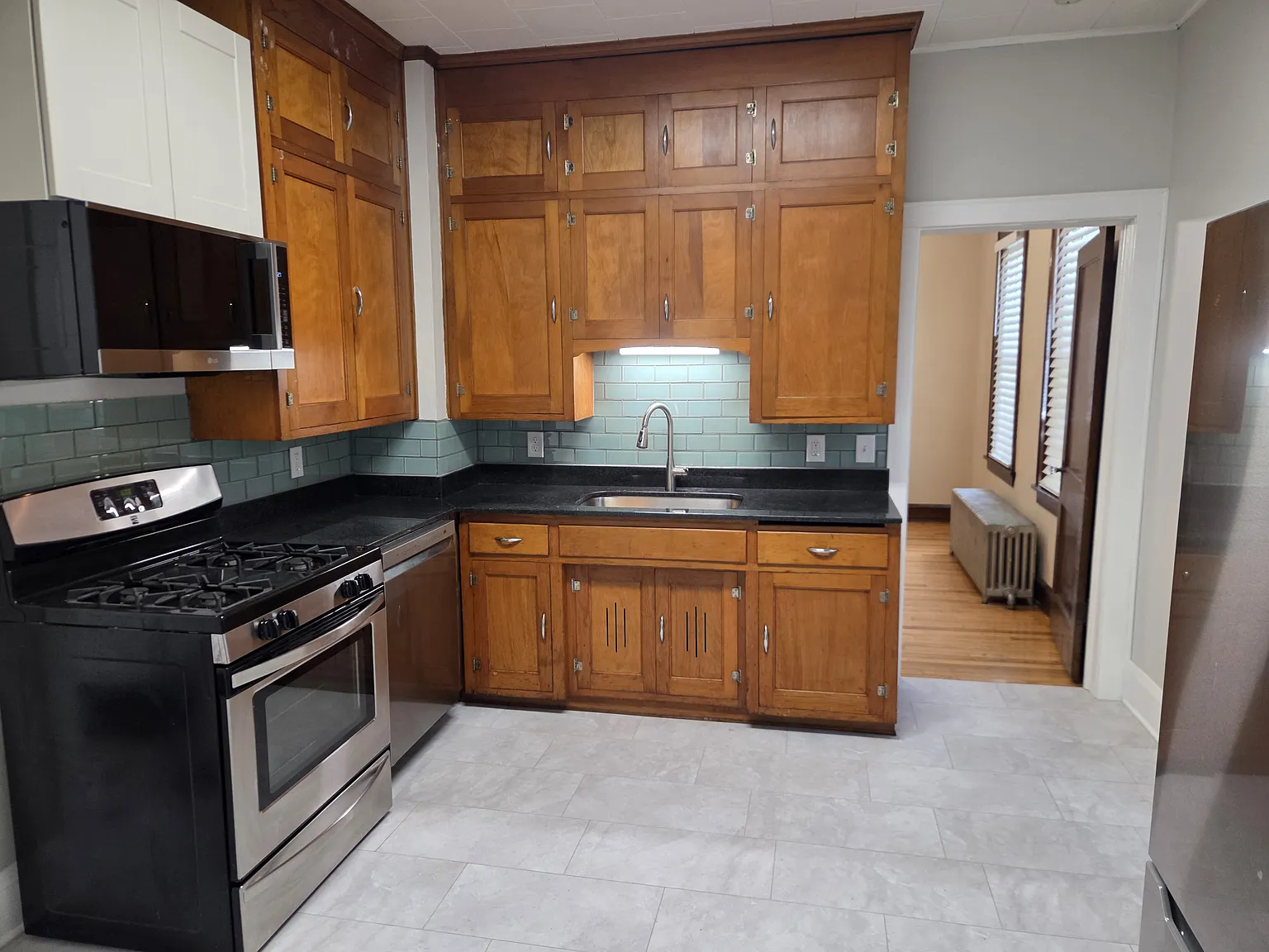 1 bed, 800 sqft, $1,550 — Photo 4