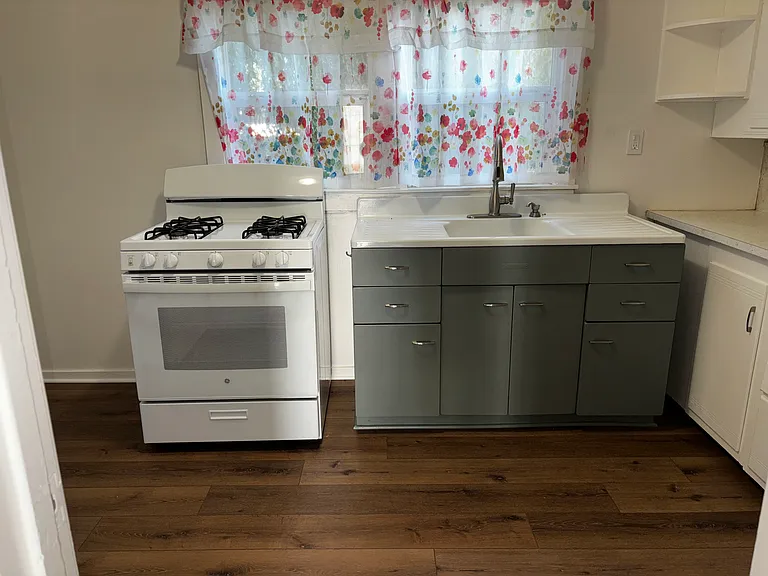 125 Bruning Ave #C — Photo 5