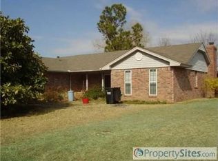 632 Emerwood Ct, Moore, OK 73160