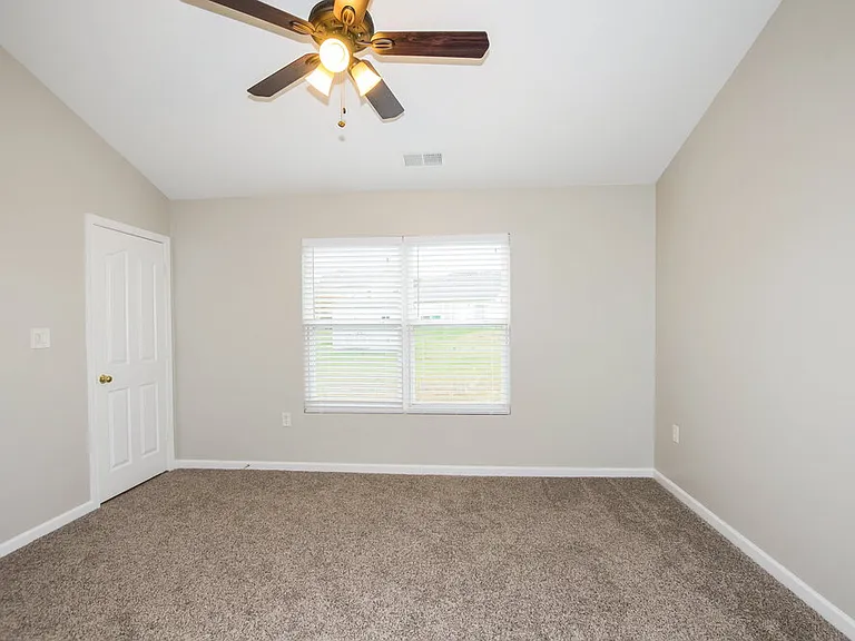10013 Green Hedge Ave — Photo 10