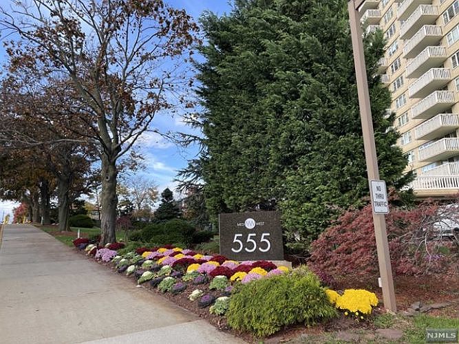 1st image of 555 North Ave APT 23W