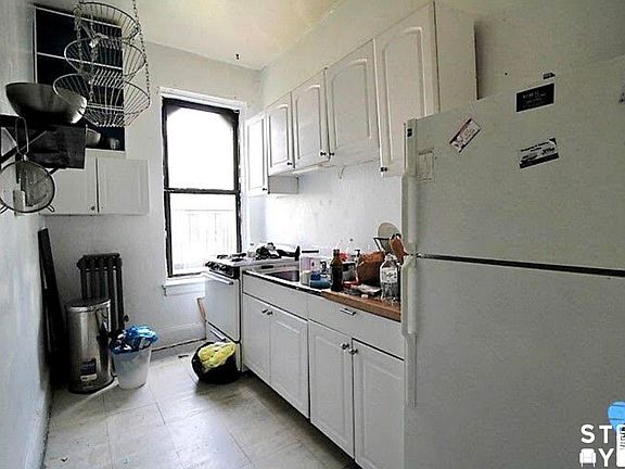 3rd image of 156 Vernon Ave APT 3D