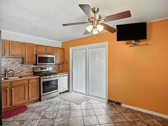 5th image of 907 35th Ave