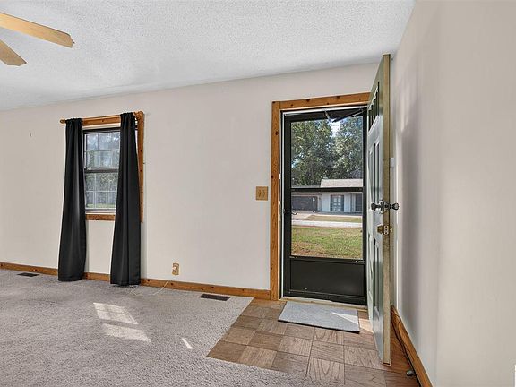 3rd image of 5016 W Private Rd
