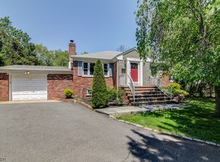 5 Grove St, Summit, NJ 07901